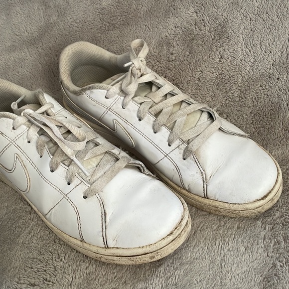 NIKE White Lace-up Sneakers - Picture 2 of 7